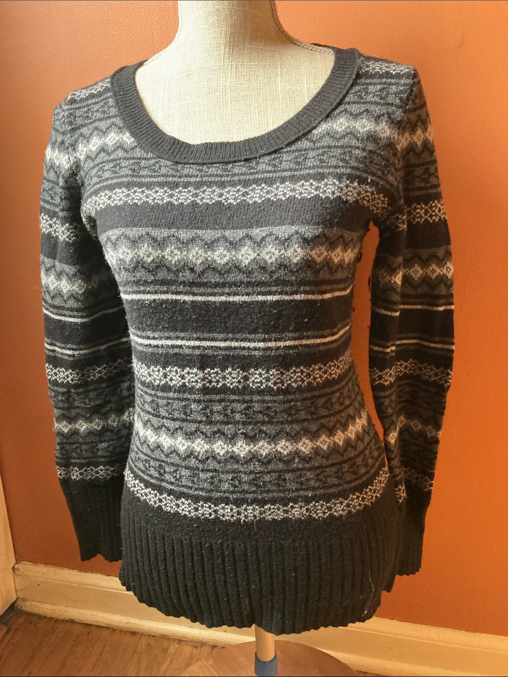 Old Navy Lambswool Classic Nordic-Pattern Scoop Neck Sweater - M